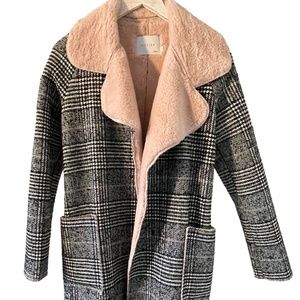 cosy grey jacket with pink interior